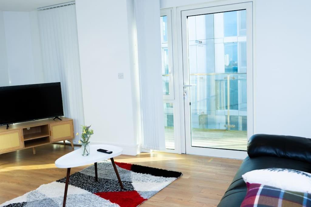 1 Bed Luxury Comfortable Apt Londres Exterior foto